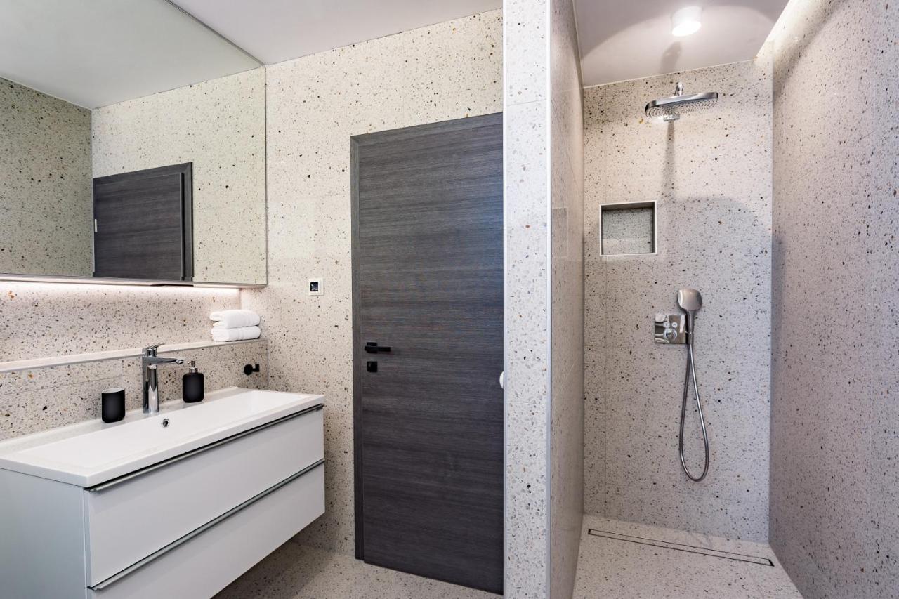 Villa Dispet With Heated Pool, Jacuzzi, Sauna And Cinema Celina Exterior photo